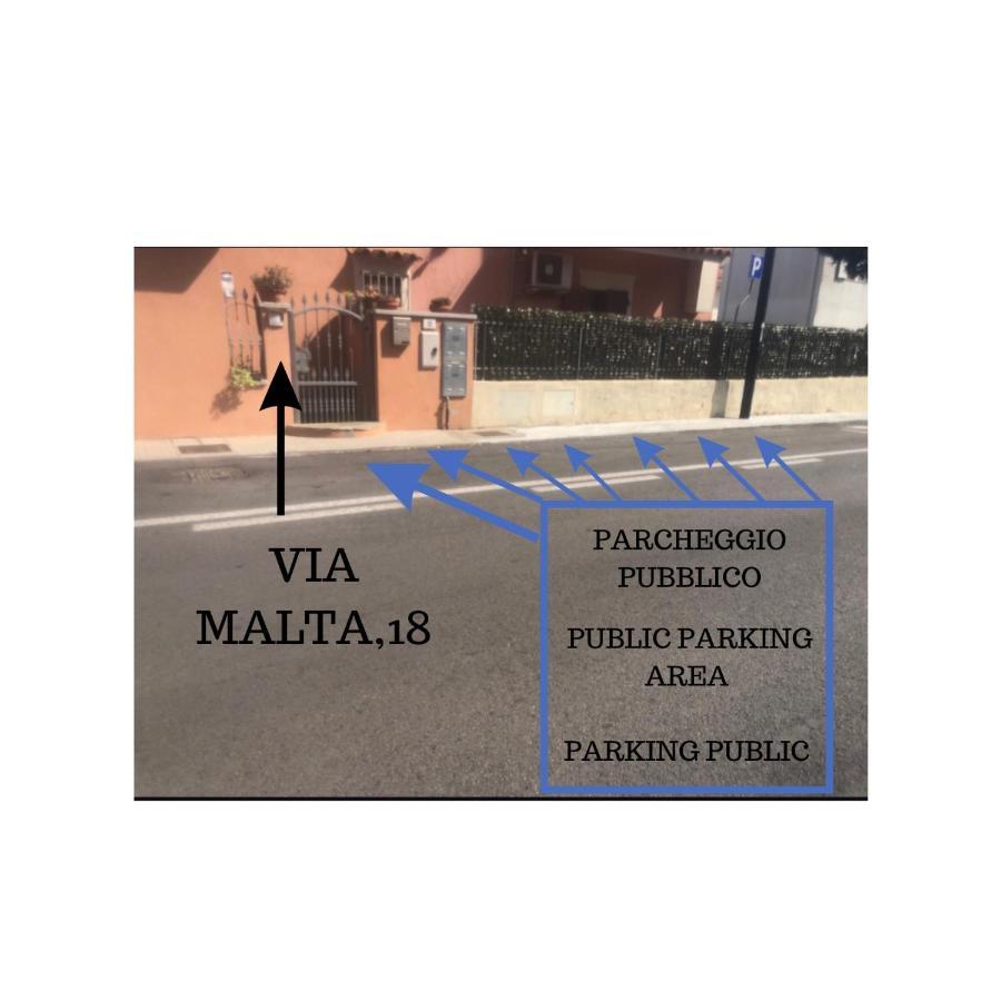 EXCLUSIVE USE- USO ESCLUSIVO - La Maison de Gioel - ENTIRE HOUSE - INTERA CASA - WITH KITCHENETTE - CON CUCININO - WITH WASHING MACHINE - CON LAVATRICE - FREE PUBLIC PARKING IN FRONT OF THE HOUSE - PARCHEGGIO PUBBLICO GRATUITO DIFRONTE ALLA CASA Olbia Exterior foto
